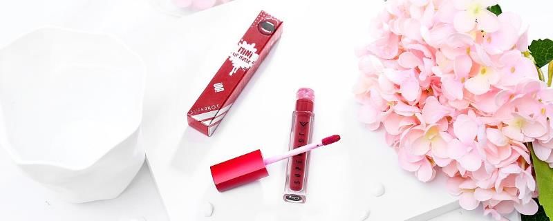 唇釉里有液体纹路是过期了吗