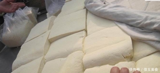 聪明人买豆腐,看到2种扭头就走,豆腐店老板:不是老手就是同行