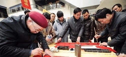 李氏家族做出上联“李渊、李煜、李谷一”,刘姓家族霸气回应