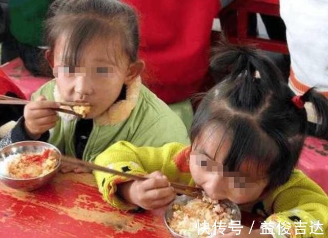 孩子|“妈妈我在幼儿园吃了2碗饭”,看完午餐照片后,妈妈却表示酸了