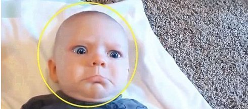 表情|宝宝突然放个屁，不料把自己给吓蒙了，表情太可爱了