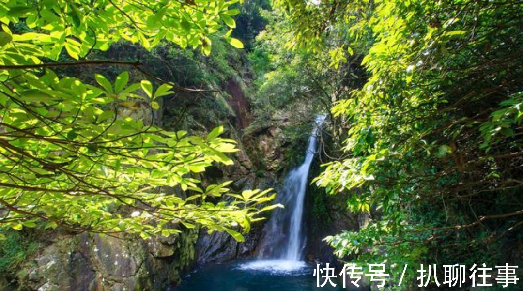 宋神宗!洗尽铅华的王安石回到江宁,写下的这首《钟山晚步》,意境高远