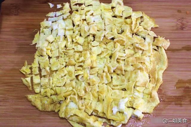 用胡萝卜和粉条做包子原来这么好吃,比白菜馅鲜,比韭菜馅还香