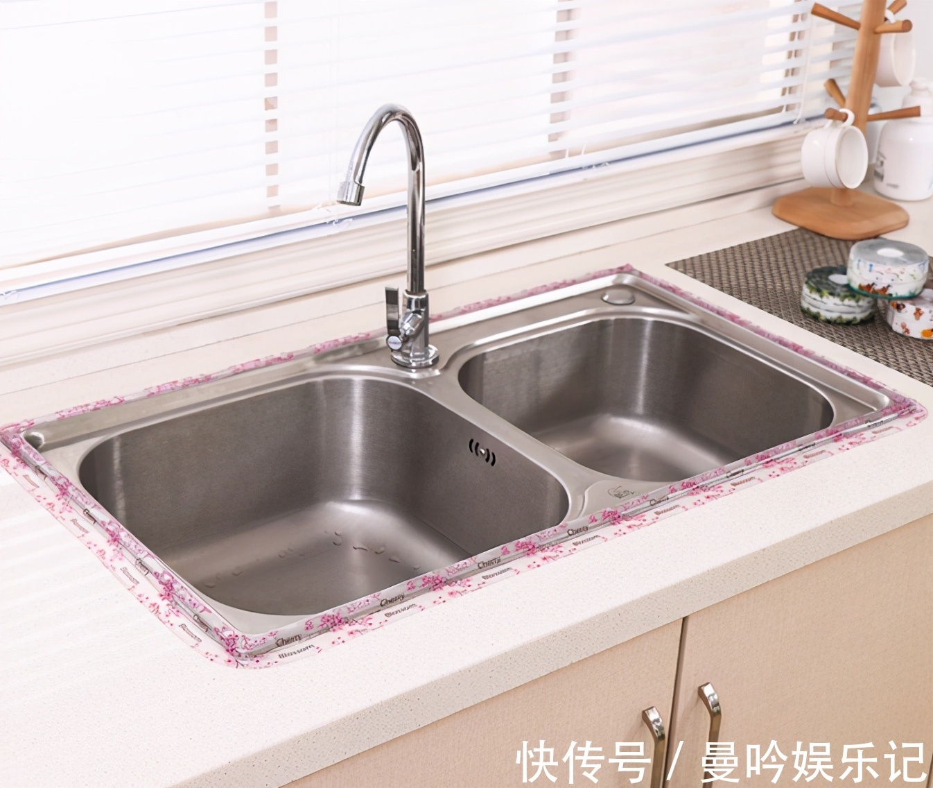 布置|武汉发现一户人家厨房,布置的真高级,拍给大家看看,美观又实用