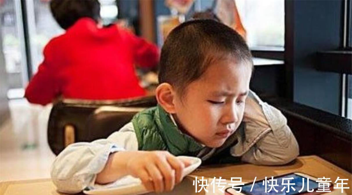 收银台|多少父母，将自己赚钱的不易强加给孩子，多少孩子，边享受边愧疚