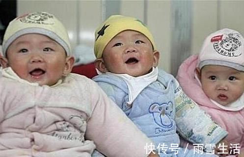 四胞胎|头胎双胞胎女儿,二胎四胞胎儿子,小两口带6个娃逛街太拉风