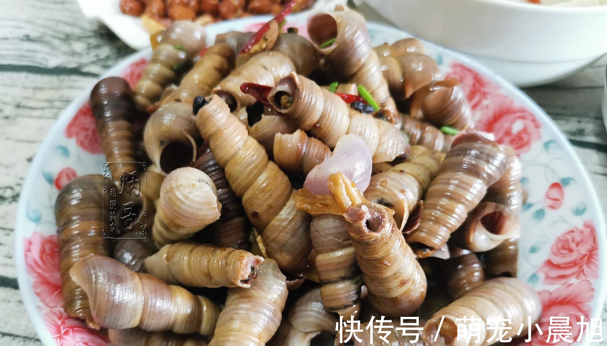 晒晒我家日常午餐,一桌子硬菜才花48元,好友:除了花生米全打包