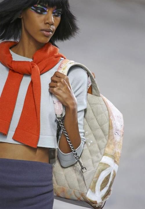 香奈儿Chanel有哪些经典款包包是保值的?