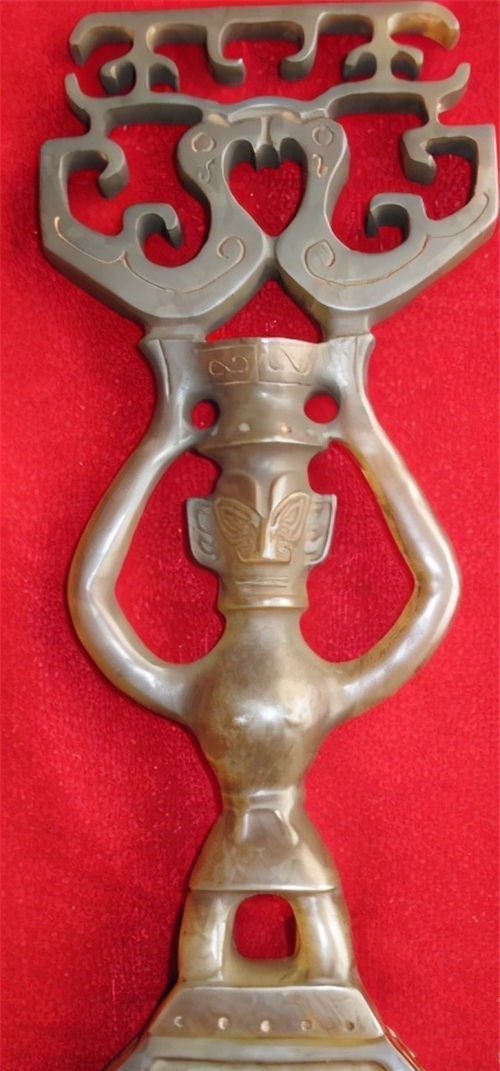 祭祀$三星堆遗址挖出青铜女人像,揭示5000 年前古蜀国女子地位