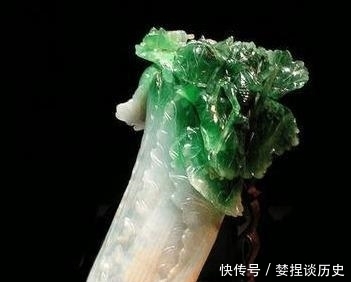 盗墓者有眼无珠,竟将墓中最有价值的稀世珍宝随手丢弃,置之不取