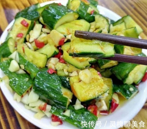 苏打粉|做凉拌黄瓜，最忌直接加盐！大厨教你正确做法，酸脆可口特入味！