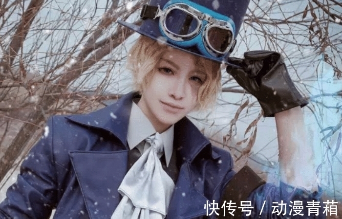 黄猿|《海贼王》cosplay神还原,女帝霸气回眸,黄猿打破“次元壁”