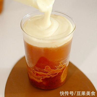 翻山越岭只为这道栗子焦糖桂花奶盖茶