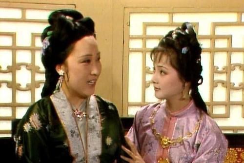 林黛玉$贾府的元宵家宴,贾母慈爱有加,薛姨妈有样学样,却秒被打脸