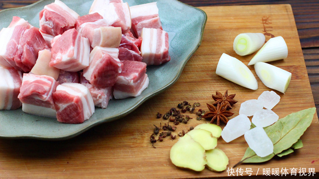 不用|这是红烧肉的最新做法,不用放糖,色泽红润,好吃不油腻!
