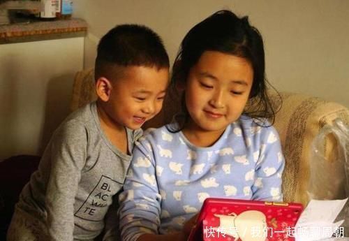 矛盾|5岁姐姐的作业被1岁弟弟撕烂,宝妈两个字化解矛盾,堪称教科书