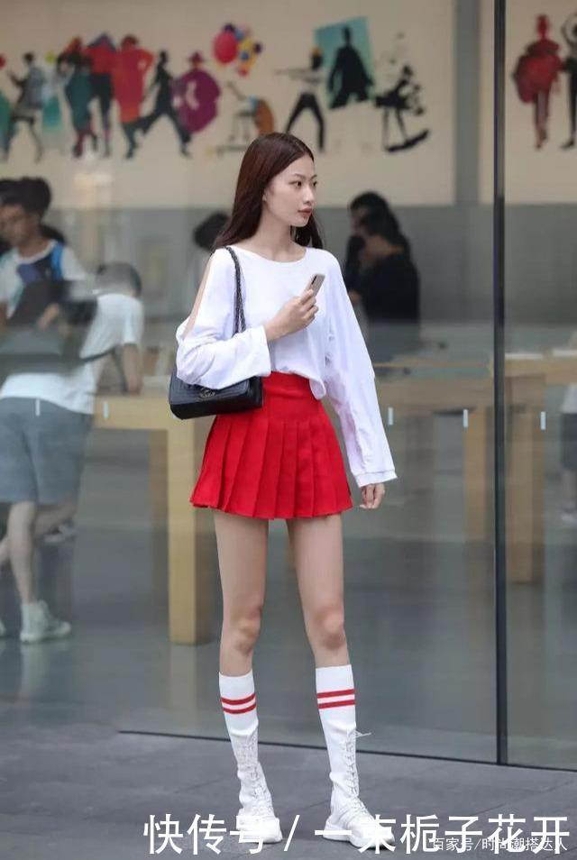 显腿|高个苗条女性,就选时尚百褶裙,不仅显腿长还气质十足