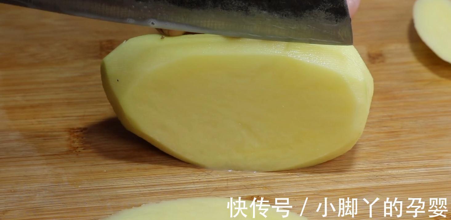 土豆自从学会这做法，我家一周最少做5次，每次多吃两碗米饭
