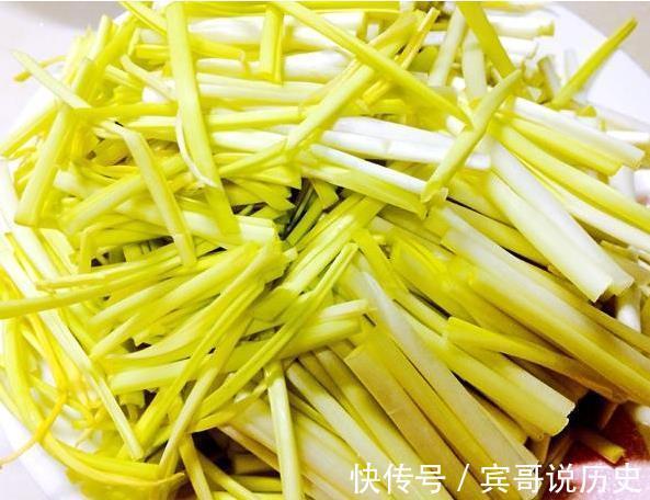 韭黄|男人过了40常吃它,堪称“素生蚝”,一周吃2次,腰不酸腿不疼