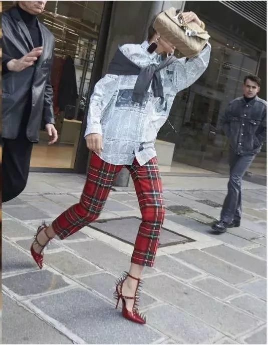 衬衫+衬衫，裙子+裙子…春天流行这样穿，火了！！