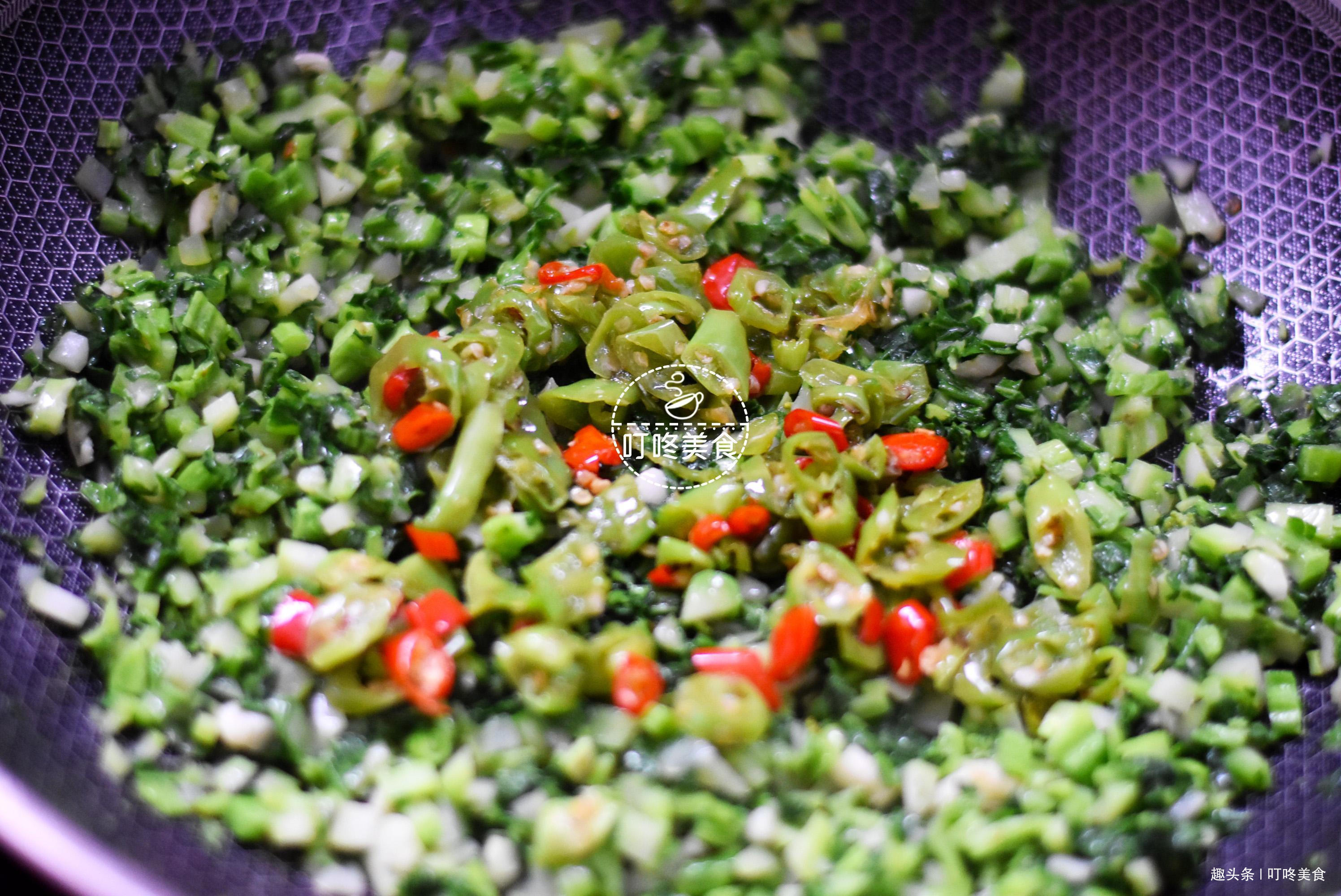 教你芥菜新吃法，晒一晒炒一炒，营养又下饭，比大鱼大肉还好吃