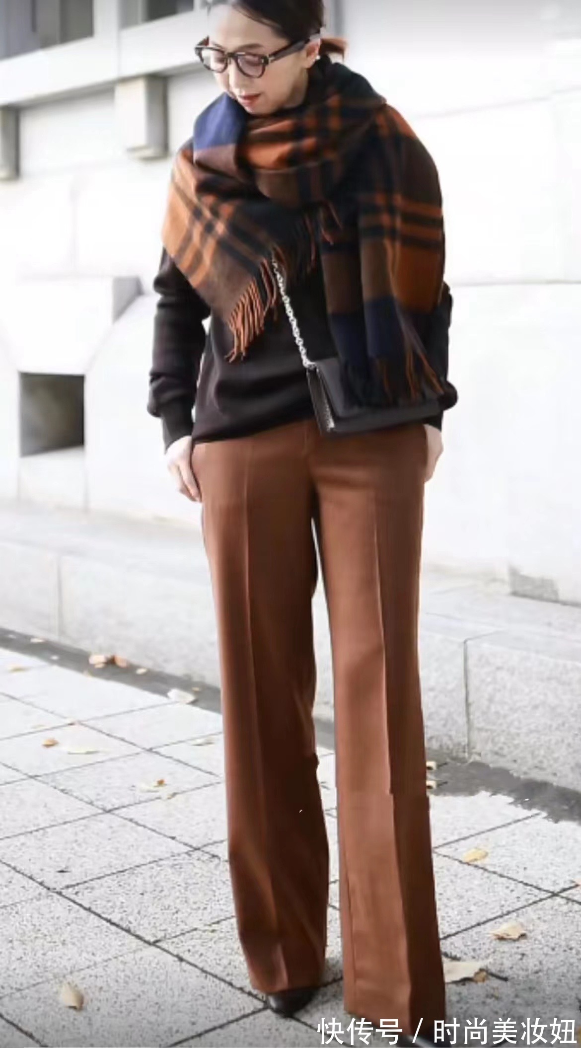 色彩 奔四奔五的中年女人,建议多穿“优雅色”,用基础赢得优雅气质