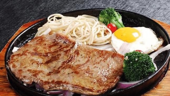 吃牛排，为何要搭配一个“溏心煎蛋”，不懂别随便吃，会被笑话的