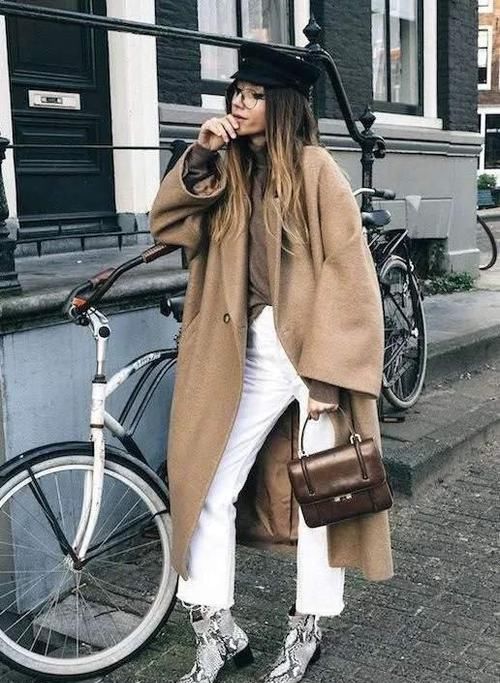 ?大衣里面穿什么才时尚？今年推荐这3种“内搭”，减龄保暖又耐看