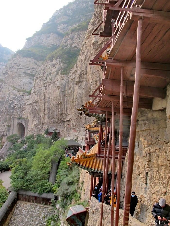  胜景|恒山胜景悬空寺，依托岩石很壮观