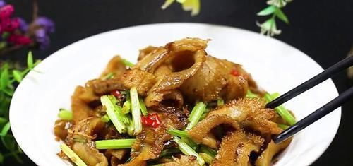 饭店的酸辣牛肚那么好吃,原来大厨都是这样炒的,先收藏了