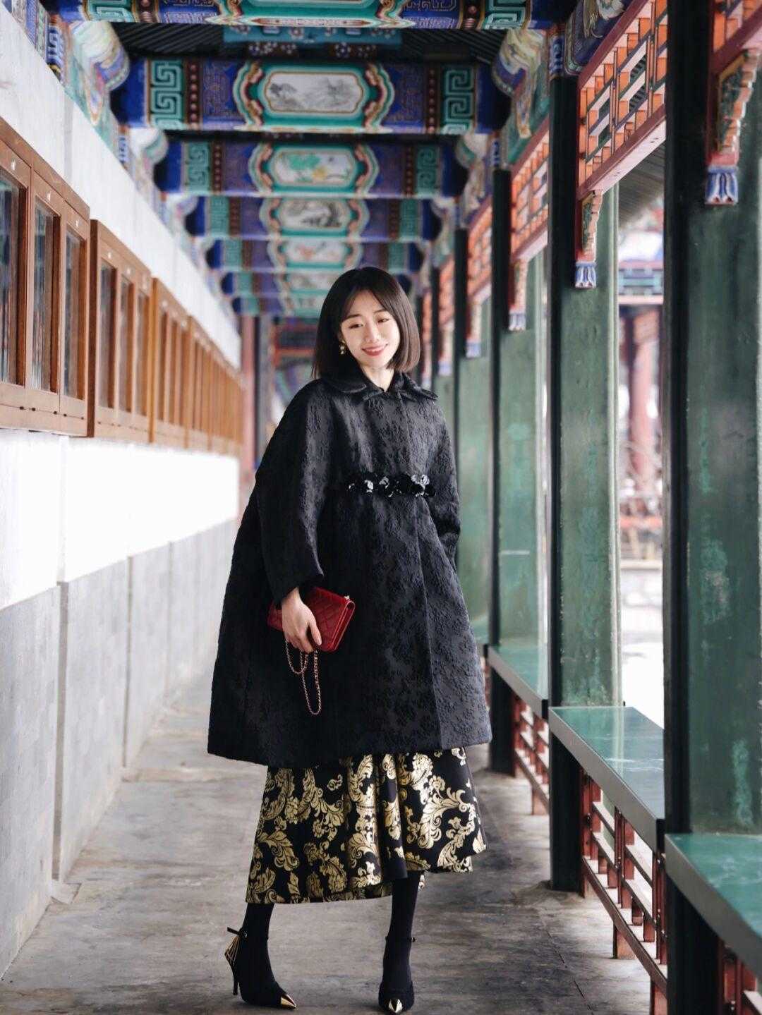 鎏金 今年流行“烫金元素”,个性时髦又有气场,普通人也能穿出高级感