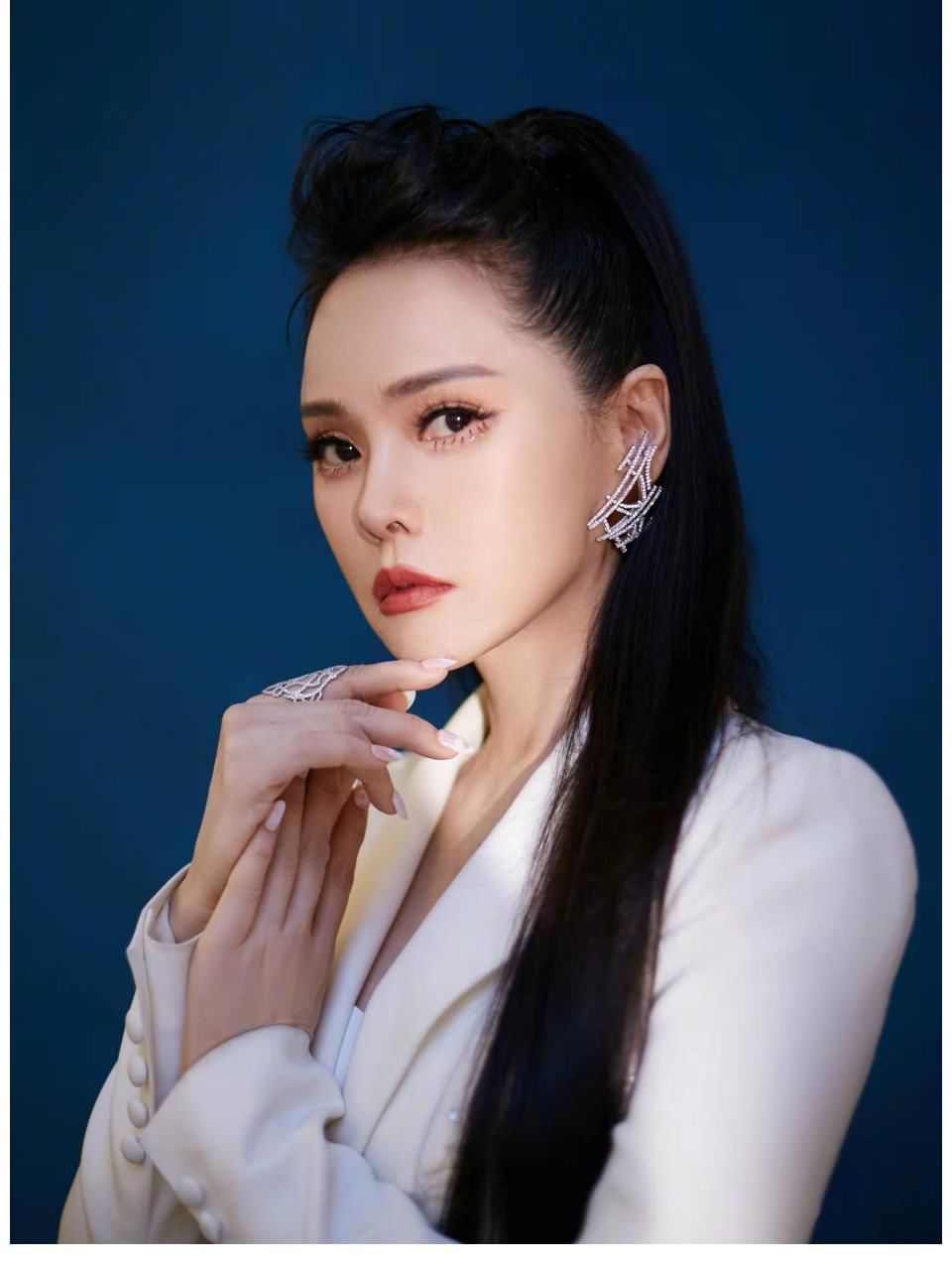 哪儿个女孩儿不怕虫?“虎妞”宋雨琦:我直接吃活的!