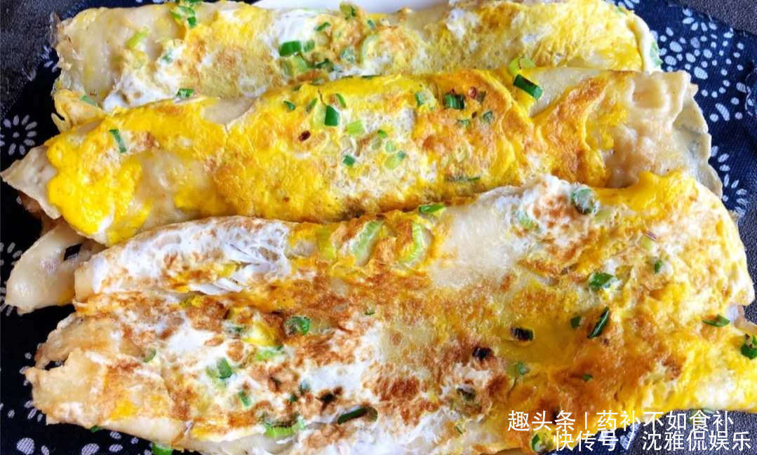 早餐|巨好吃的早餐鸡蛋饼,简单易学,10分钟做了3张,营养爆棚!