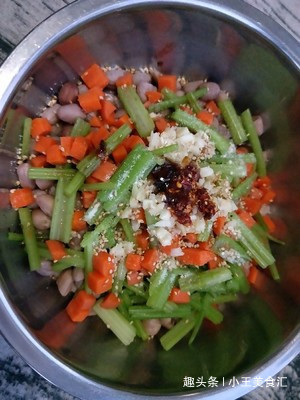 芹菜还炒着吃这才是芹菜最好吃的做法,营养美味,你不一定吃过