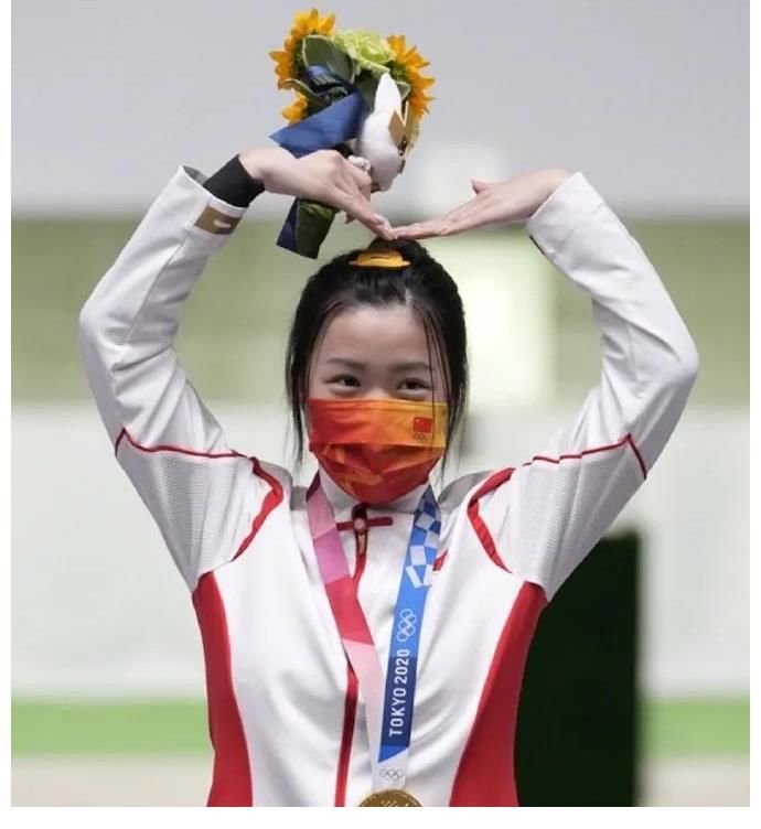 吴亦凡|又一顶流陨落，“造神运动”还会害多少人？