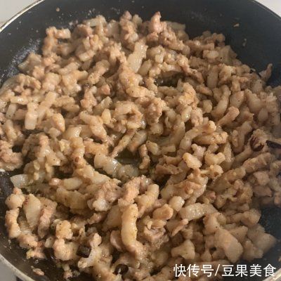 雪菜|说起家常菜，雪菜肉丝包不能少