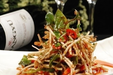 美食推荐:腐竹焖猪脚、酸辣折耳根、双椒烩鸡翅制作方法