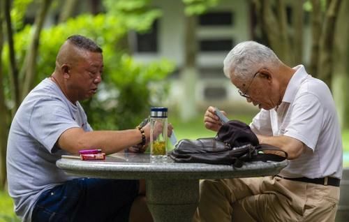 58岁男子，甘油三酯从20到1.7，专家：一种食物经常吃，血管自清