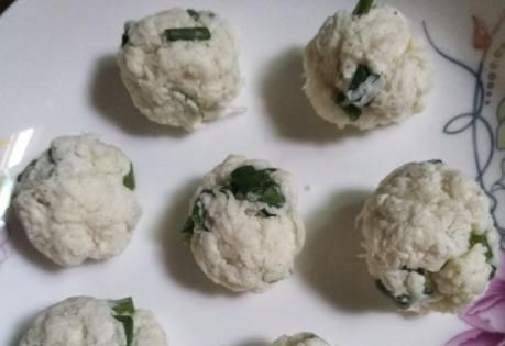 炸萝卜丸子的传统做法,不加盐杀水不放面粉,丸子金黄酥脆不发硬