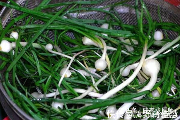 护肤|人到中年,常吃3种食物,值得每天吃一些,美白护肤,滋润身体