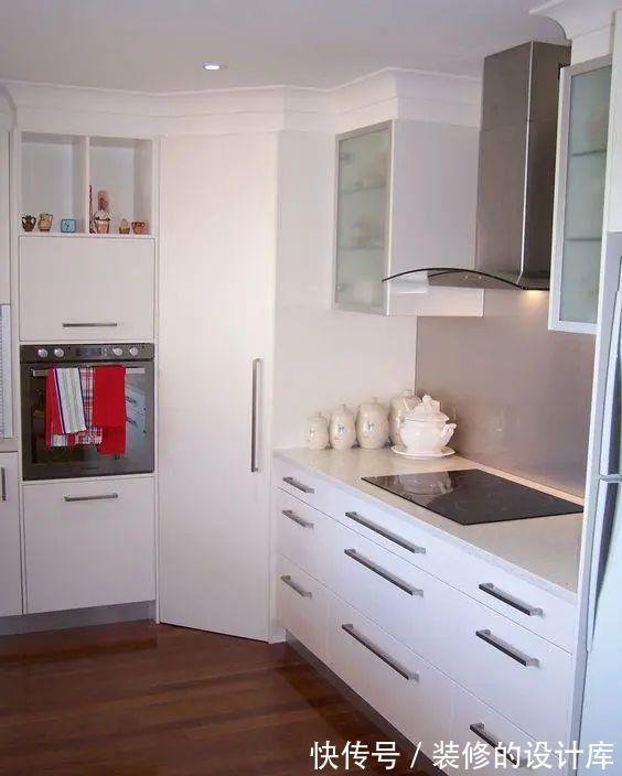 置物板|转角不打柜子,盖个1㎡杂物间,1个角落就能搞定你家杂物收纳难题