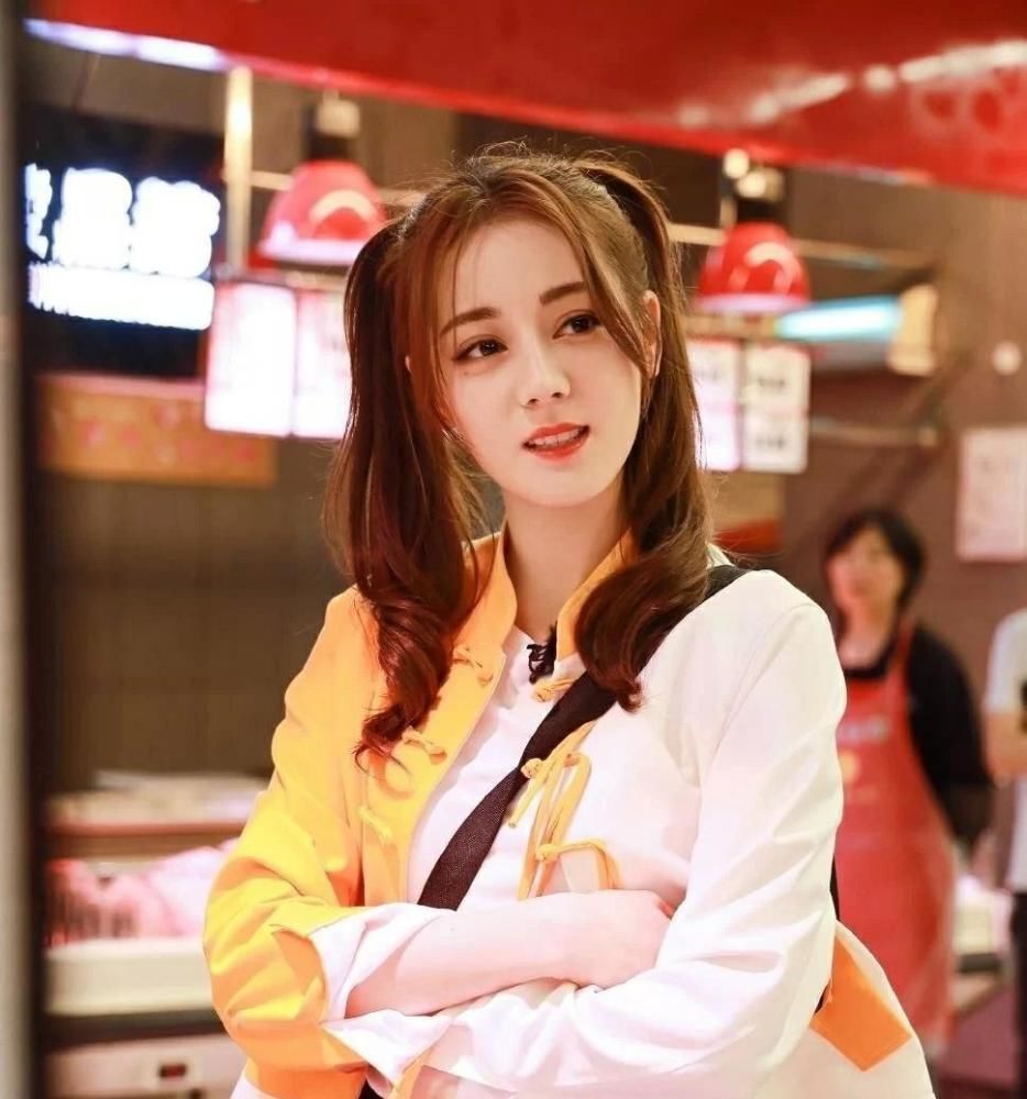 羊毛卷 众多发型中,你更喜欢那一个?最美不过高马尾,最甜不过低马尾