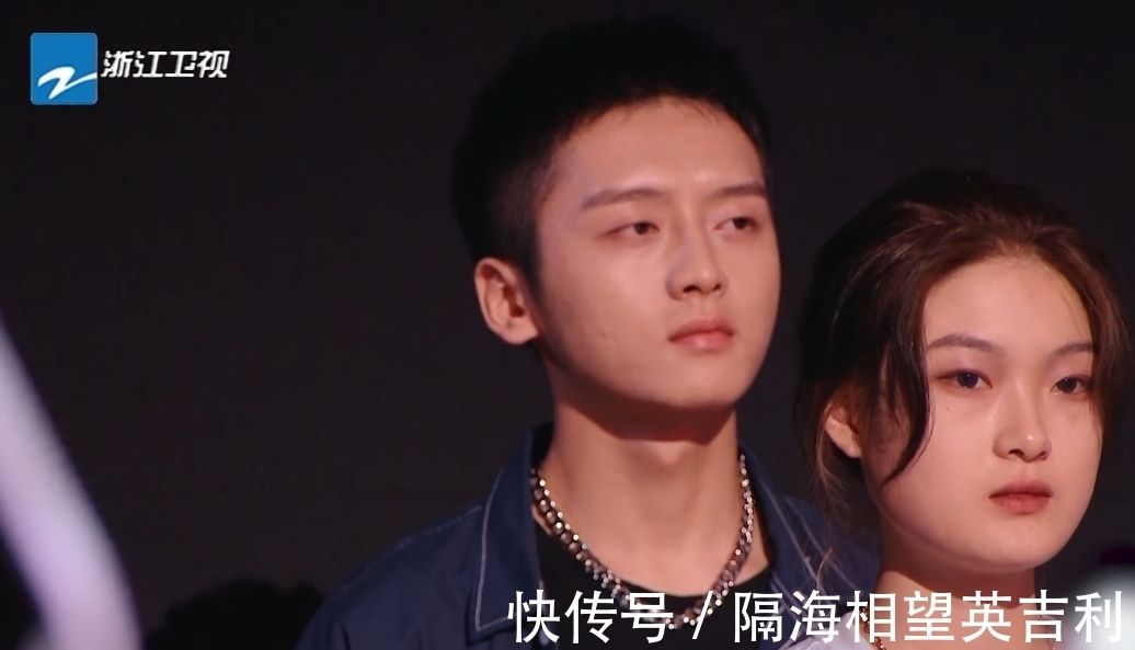 李克勤|《好声音》李克勤淘汰王靖雯,李荣浩坐收渔翁之利,争冠形势突变