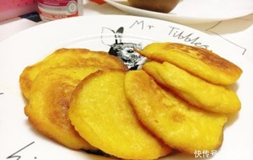 玉米|玉米新吃法,不揉面不擀面,筷子一搅,5分钟就能做好一顿早餐