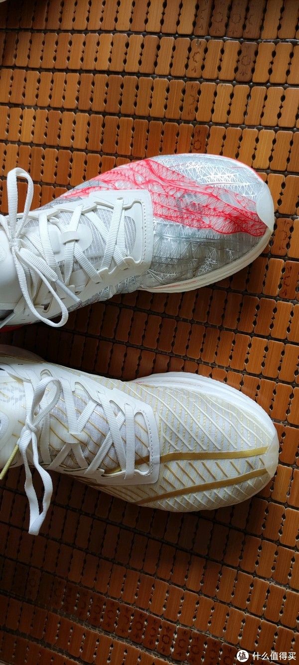 挑灯论鞋|闲来挑灯论鞋 篇六十四：痛点小改，渐趋无敌——C202gt奥运配色开箱及对比