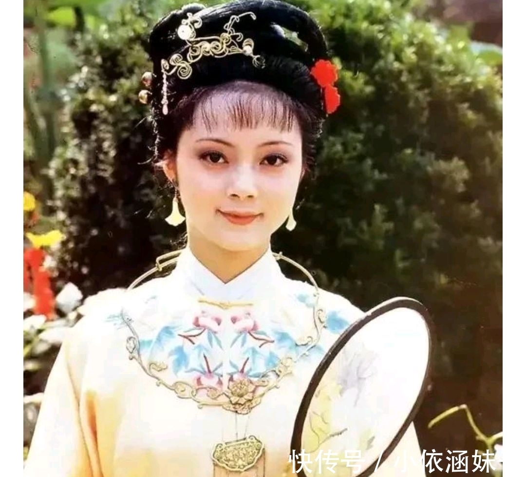 薛家$薄命司排第一的薛宝钗，自然结局悲惨，失了富家小姐身份，无人管