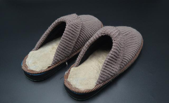 不管棉拖有多脏,试试这个方法,不用水洗不用晾晒,棉拖立马干净