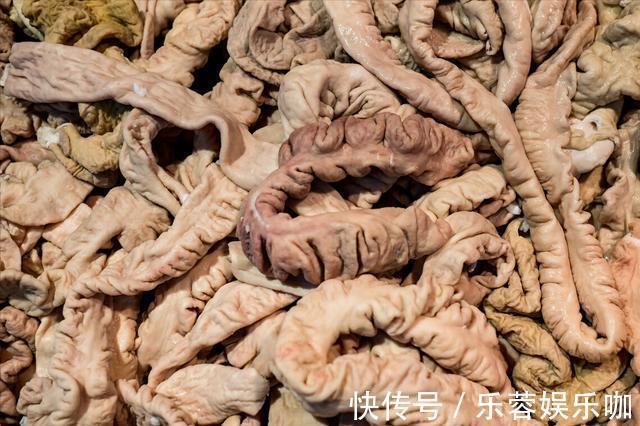 猪大肠|清洗猪大肠,30年老师傅教你技巧,干净无异味,吃起来更放心