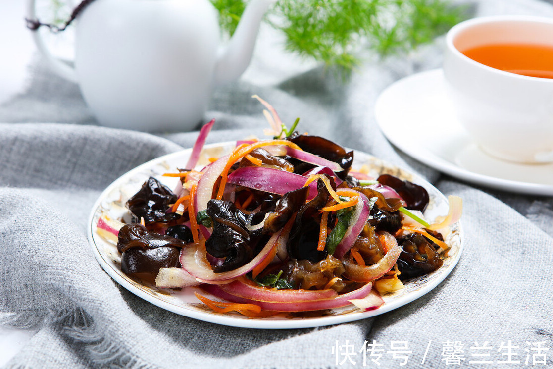 小苏打|泡发木耳，不要再用冷水了，大厨教你一招，泡发速度快，还很干净