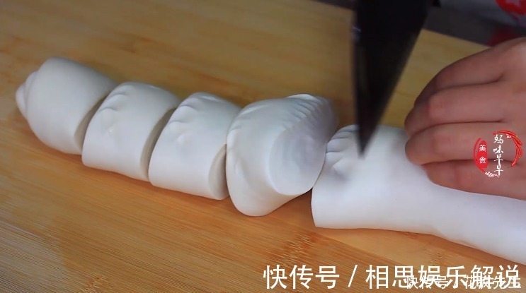 酥脆|烙油饼该用冷水还是开水?面点师教你正确做法,金黄酥脆,太香了
